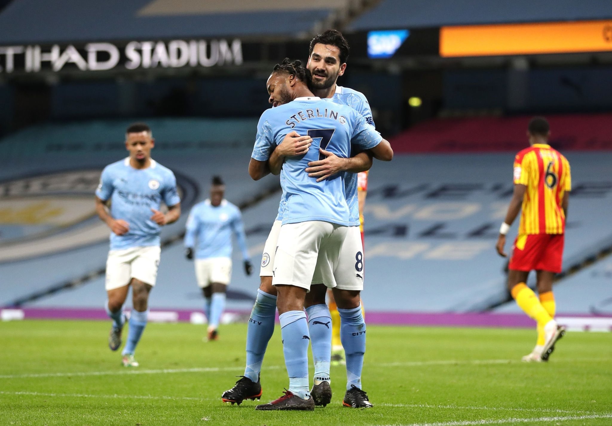 教练与炙手 教练与炙手